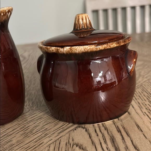 Vintage Hull Pottery Creamer and Sugar Set - Picture 3 of 7